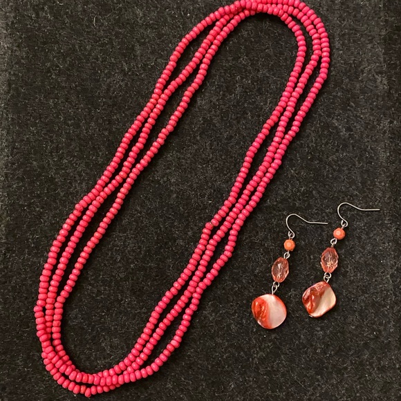 Pink beaded necklace with a pink mother of pearl earrings - Picture 1 of 6